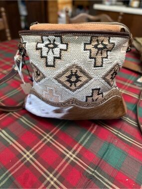 Southwestern Pattern Crossbody Bag in Beige and Brown